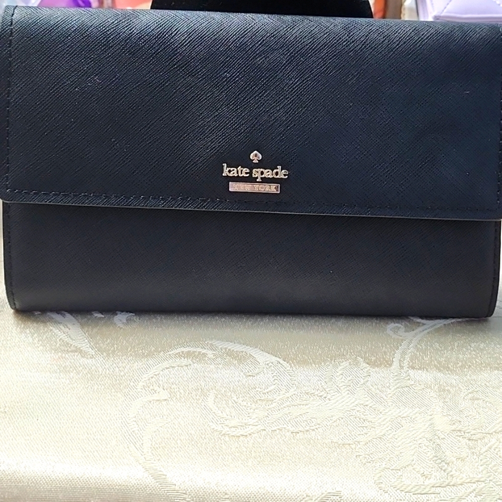 Kate Spade Black Wallet Has Card Slots! READ!